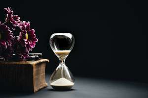 hourglass photo by Nathan Dumlao